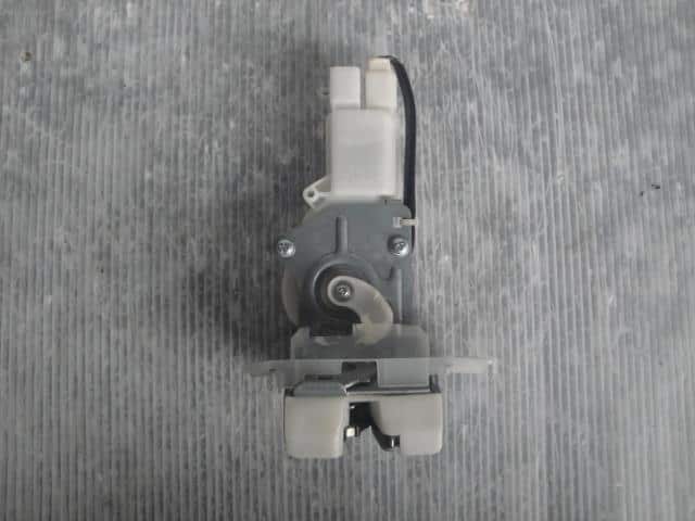 Back Door Lock Actuator SUZUKI Swift 2008 DBA-ZD11S — photo 2