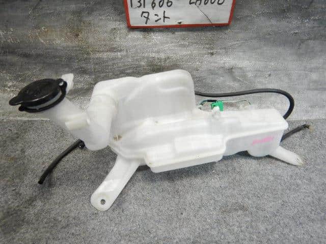 Windshield Washer Tank DAIHATSU Tanto 2015 DBA-LA600S — photo 1