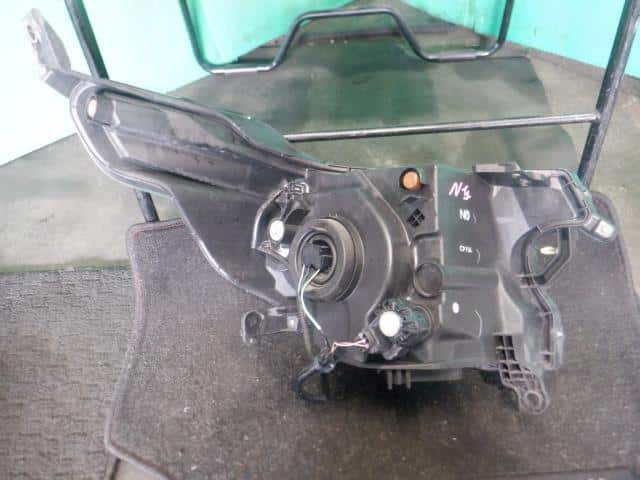 Left Headlight HONDA N-wgn 2013 DBA-JH1 — photo 5
