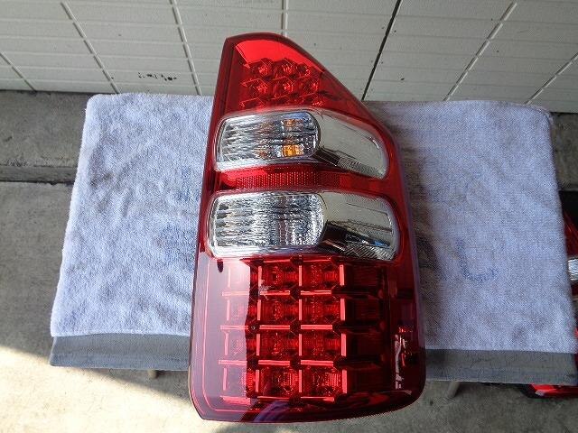 Right Tail Light TOYOTA Noah 2010 DBA-ZRR70 — photo 1