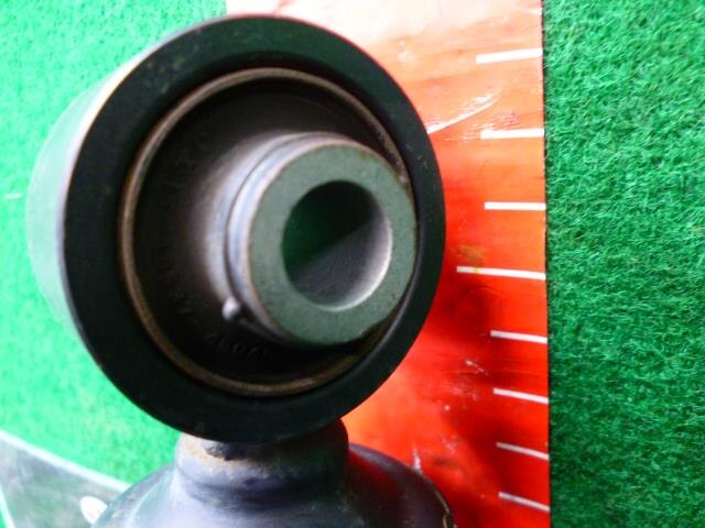 Rear Left Shock Absorber TOYOTA Harrier 2014 DBA-ZSU60 — photo 2