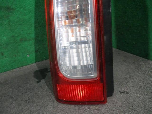 Left Tail Light DAIHATSU Move 2006 CBA-L160S 81560B2090 — photo 5