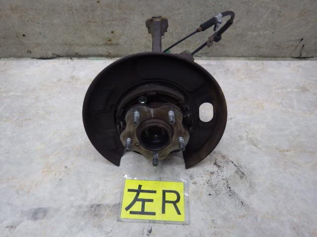 Rear Left Knuckle Hub Assembly NISSAN Cedric 1997 KD-UY33 — photo 1