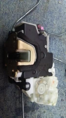 Front Left Door Lock Actuator NISSAN Cedric 1997 E-ENY33 — photo 4