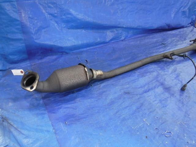 Exhaust Center Muffler TOYOTA Ractis 2005 DBA-SCP100 — photo 1