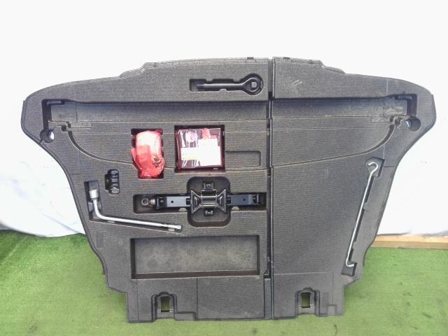Toolkit TOYOTA Prius 2016 DAA-ZVW51 — photo 1