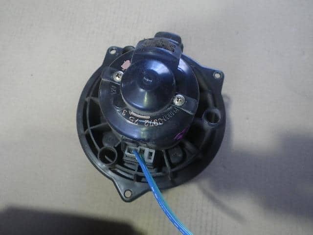 Blower Motor SUZUKI Jimny 2000 TA-JB23W 7415081A01 — photo 1