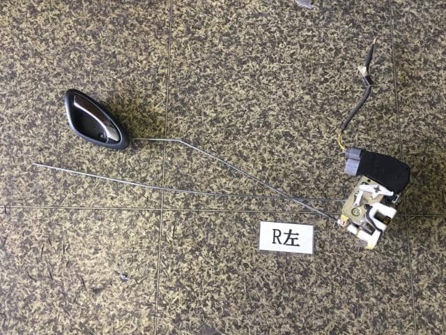 Rear Left Door Lock Actuator HONDA Fit 2003 UA-GD1 — photo 1