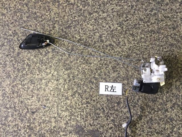 Rear Left Door Lock Actuator HONDA Fit 2003 UA-GD1 — photo 2