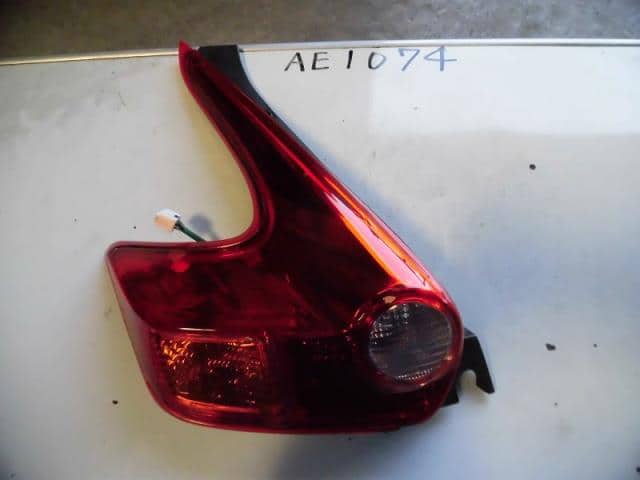 Left Tail Light NISSAN JUKE 2012 DBA-YF15 — photo 1