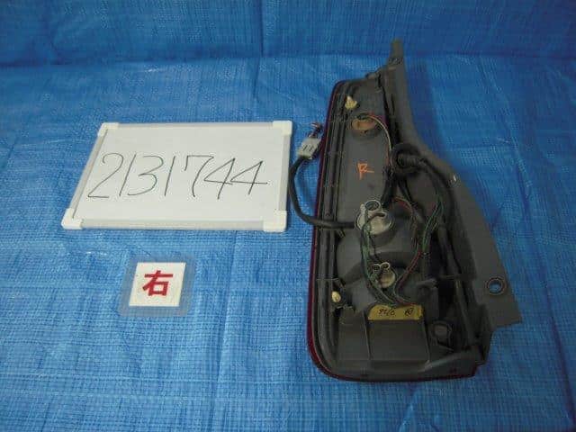 Right Tail Light HONDA Life 2000 GF-JB1 — photo 2
