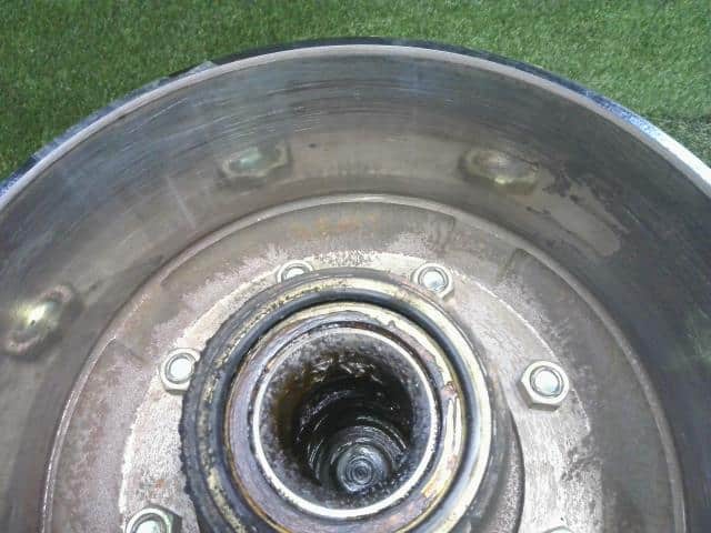 Front Right Hub Drum Assembly ISUZU ISUZU LARGESIZE CAR 1995 KC-CXZ81K1 — photo 8