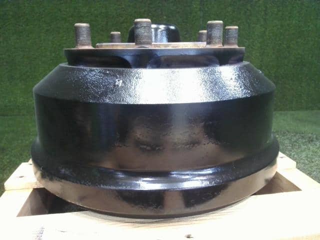 Front Right Hub Drum Assembly ISUZU ISUZU LARGESIZE CAR 1995 KC-CXZ81K1 — photo 2