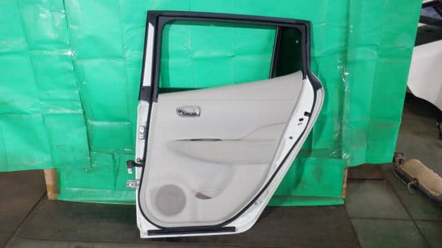 Rear Right Door Assembly NISSAN Leaf_ 2010 ZAA-ZE0 — photo 4