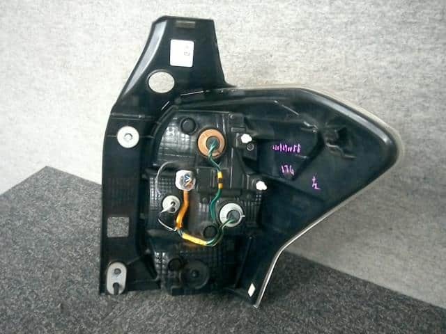 Left Tail Light SUBARU Forester 2014 DBA-SJG — photo 2
