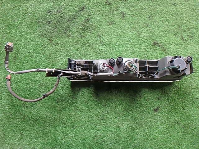 Left Tail Light NISSAN Cube 2008 DBA-BNZ11 — photo 2