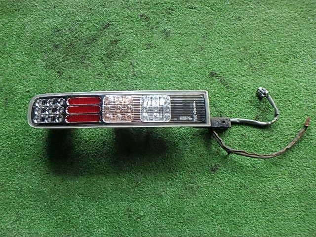 Left Tail Light NISSAN Cube 2008 DBA-BNZ11 — photo 1