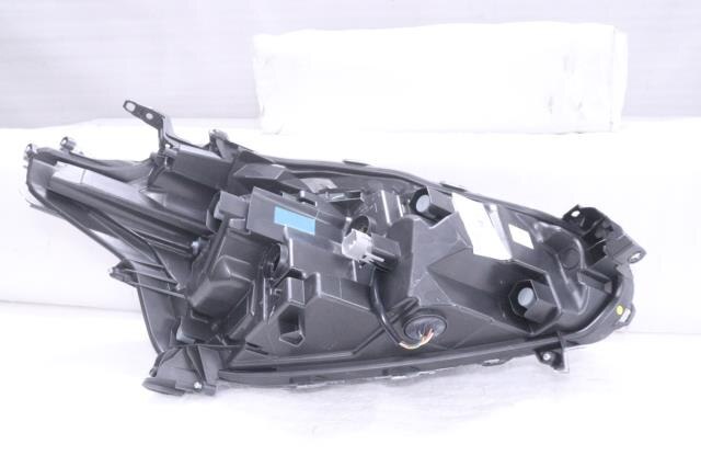 Left Headlight TOYOTA Sienta 2018 5BA-NSP170G — photo 5