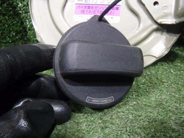 Fuel Filler Lid HONDA N-wgn 2020 6BA-JH3 — photo 3