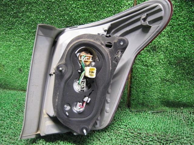 Left Tail Light TOYOTA Corolla Fielder 2006 DBA-NZE144 — photo 4