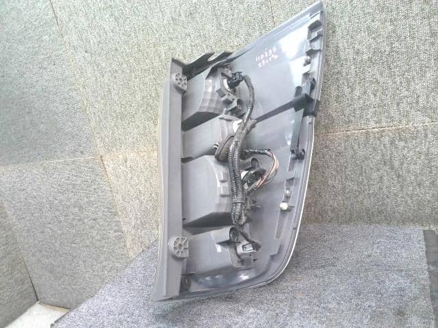 Left Tail Light HONDA Step Wagon 2009 DBA-RK1 — photo 5