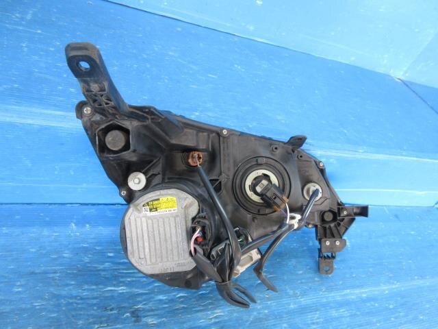 Left Headlight TOYOTA Spade 2012 DBA-NCP141 — photo 7
