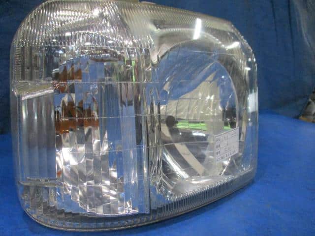 Right Headlight HONDA Vamos 2007 ABA-HM1 — photo 3