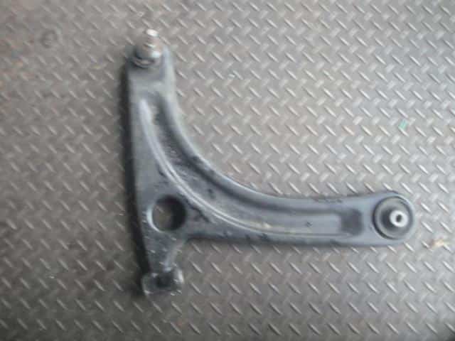 Front Right Lower Control Arm SUZUKI Every 2013 GBD-DA64V 4520168H02 — photo 1