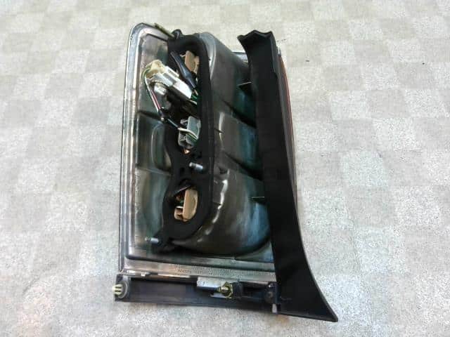 Right Tail Light TOYOTA Crown 2003 TA-JZS171W 8155031150 — photo 3