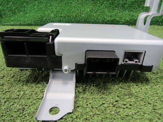 Control Unit HONDA Vezel 2016 DBA-RU2 — photo 3