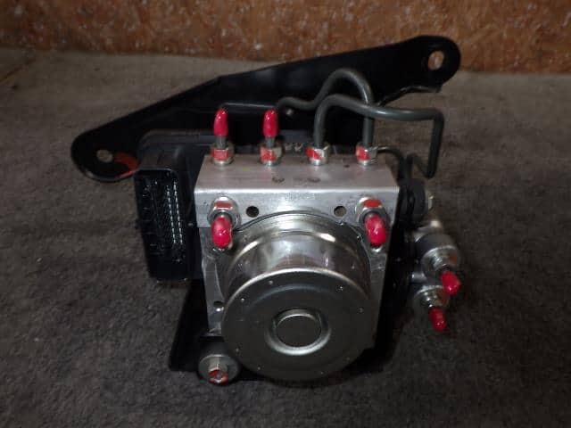 ABS Actuator MAZDA Scrum 2015 HBD-DG17V 1A89437A0E — photo 2