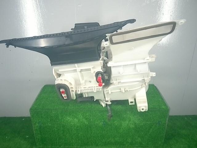 Air Conditioner Assembly TOYOTA Vitz 2009 CBA-NCP95 — photo 2
