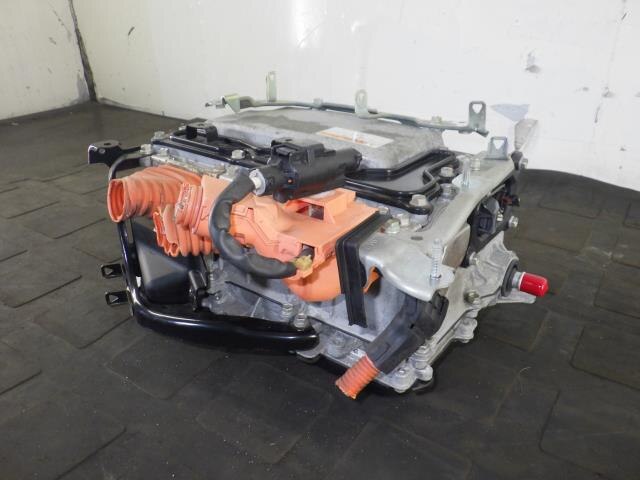 Inverter TOYOTA Noah 2014 DAA-ZWR80 — photo 2