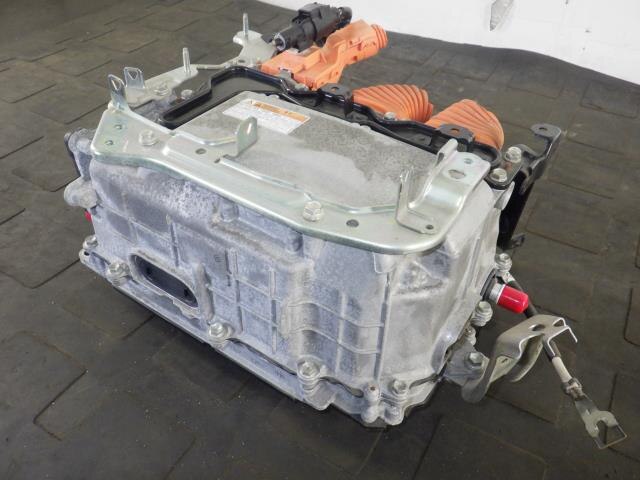 Inverter TOYOTA Noah 2014 DAA-ZWR80 — photo 1