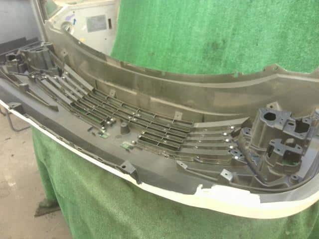 Front Bumper NISSAN Serena 2016 DAA-GC27 — photo 8