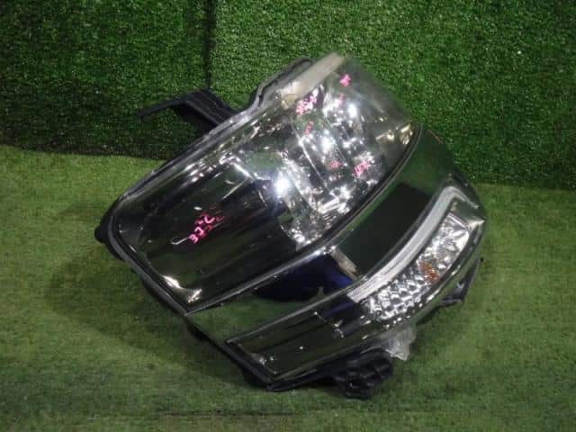 Right Headlight HONDA N BOX 2014 DBA-JF1 — photo 1