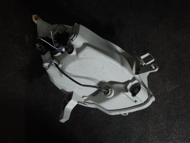Left Headlight TOYOTA Passo 2010 DBA-KGC30 — photo 2