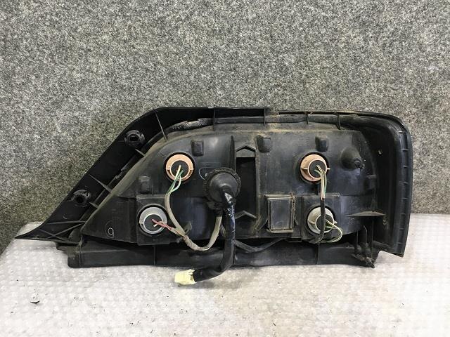 Left Tail Light TOYOTA Cresta 1996 GX100 — photo 3