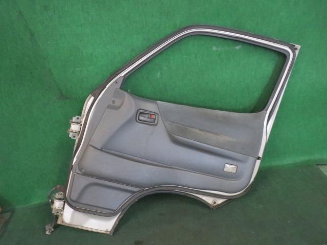 Front Right Door Assembly TOYOTA Hiace 2002 KJ-KZH138 — photo 8