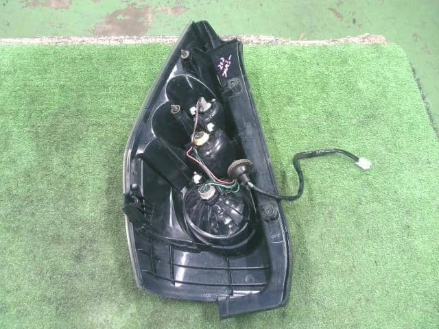 Right Tail Light MAZDA Premacy 2005 DBA-CR3W C24751150E — photo 4