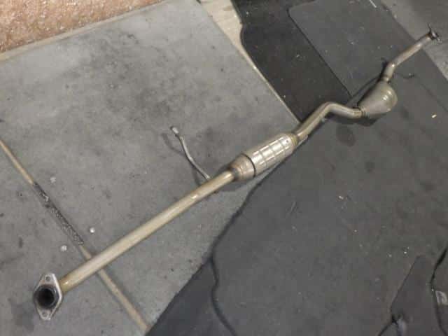 Front Exhaust Pipe MAZDA Laputa 1999 GF-HP11S 1A0240300A — photo 3