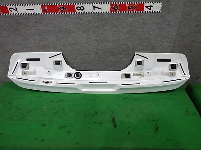 Rear Spoiler TOYOTA Landcruiser 3BA-VJA300 — photo 7