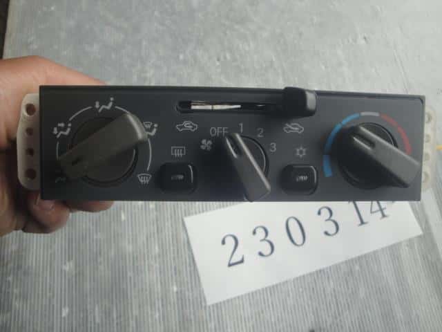 A/C Control Panel MITSUBISHI eK Wagon 2002 LA-H81W — photo 2