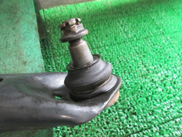 Front Right Strut Assembly TOYOTA Noah 2015 DBA-ZRR85 — photo 6