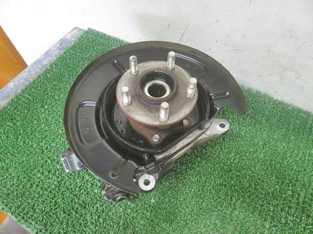Rear Left Knuckle Hub Assembly SUBARU Impreza 2017 DBA-GT7 — photo 1