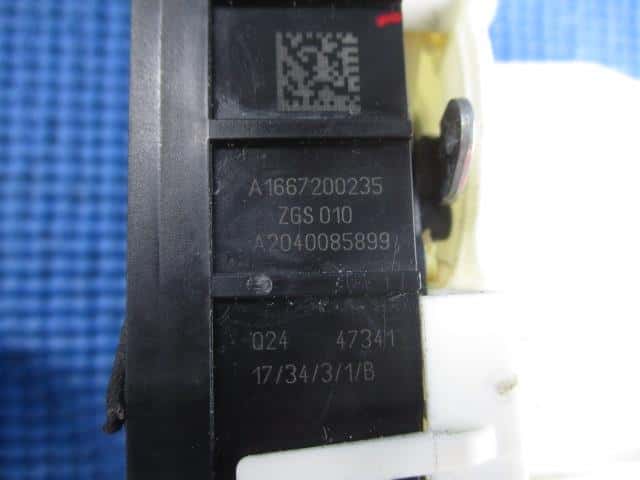 Door Lock Solenoid MERCEDES-BENZ Benz a class 2017 DBA-176042 A1667200235 — photo 4