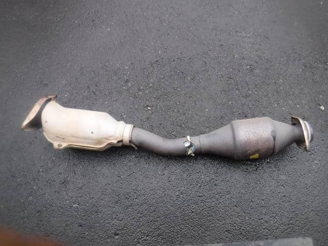 Front Exhaust Pipe NISSAN Cube 2010 DBA-Z12 — photo 1