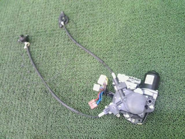 Left Power Slide Door Motor HONDA Elysion 2004 DBA-RR3 — photo 2