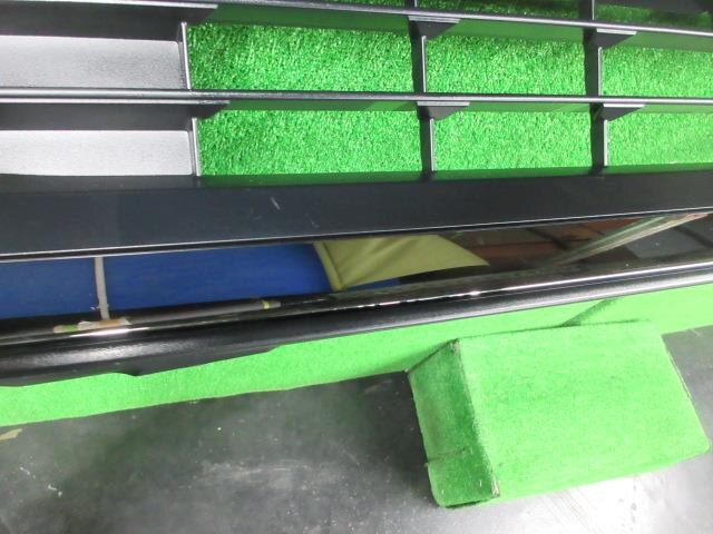 Radiator Grille TOYOTA Noah 2022 6BA-MZRA90 — photo 8