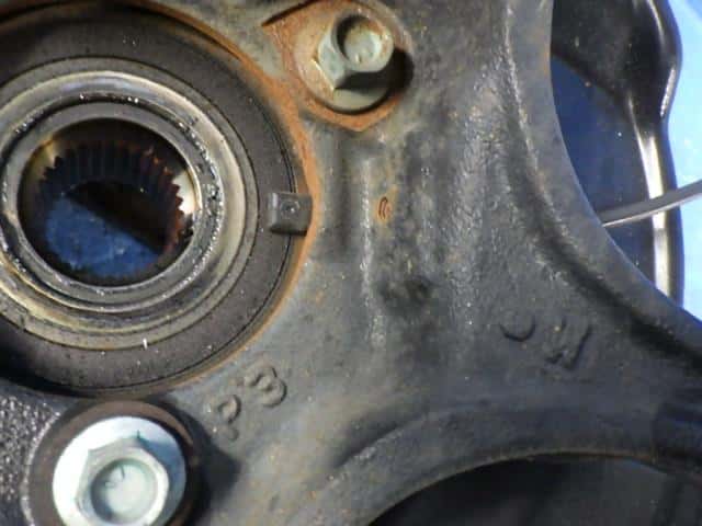Front Right Knuckle Hub Assembly MAZDA CX-5 2017 LDA-KF2P — photo 3